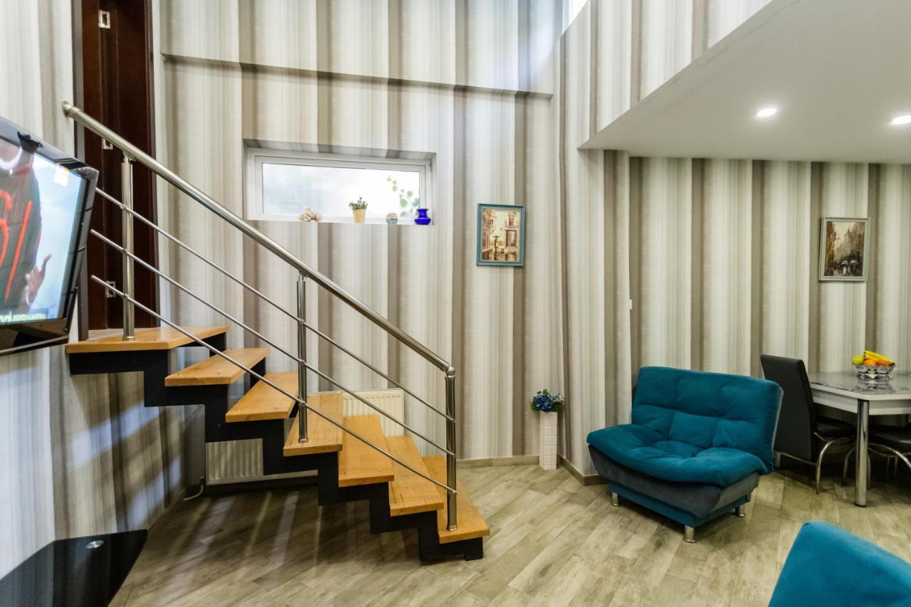 Rustaveli Two Bedroom Apartment With 5 Star Location Tbilisi Bagian luar foto