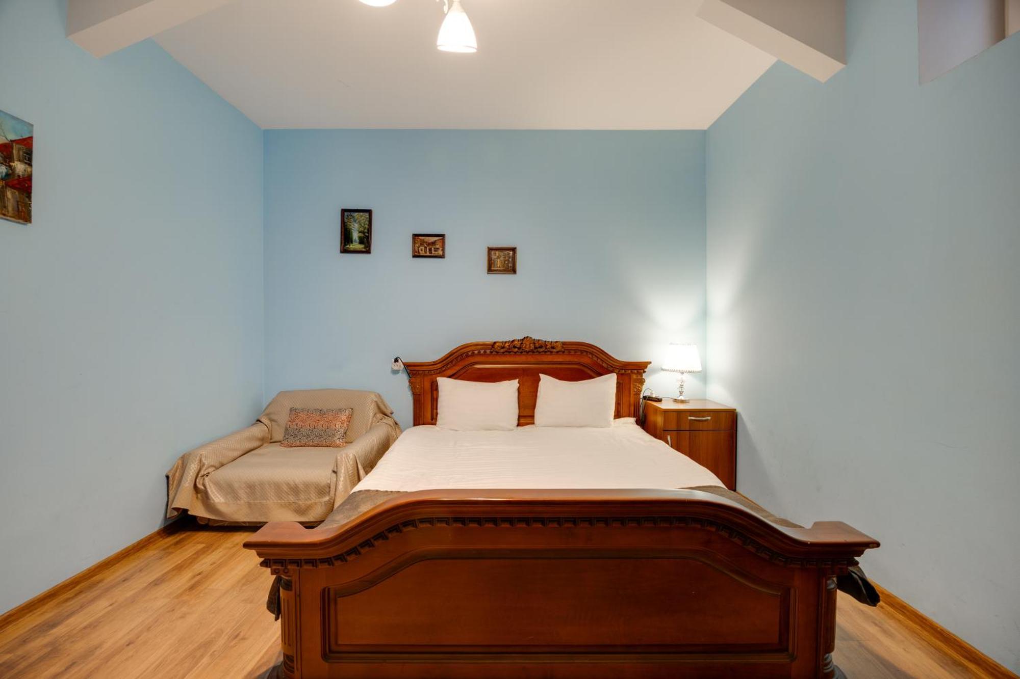 Rustaveli Two Bedroom Apartment With 5 Star Location Tbilisi Bagian luar foto