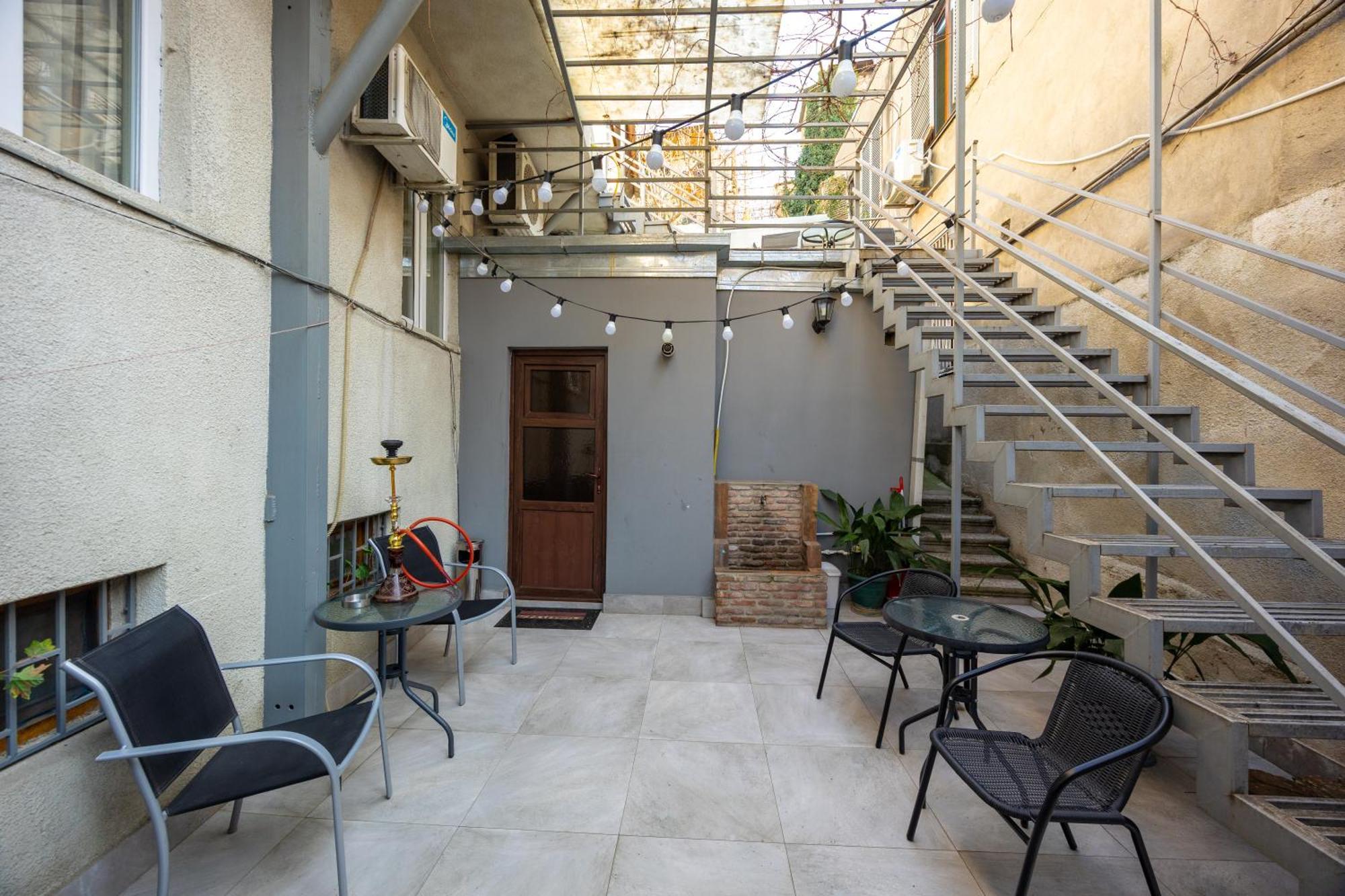 Rustaveli Two Bedroom Apartment With 5 Star Location Tbilisi Bagian luar foto
